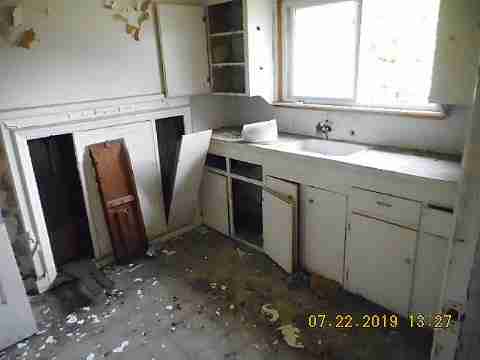 10410 Crocuslawn (27)_m.jpg